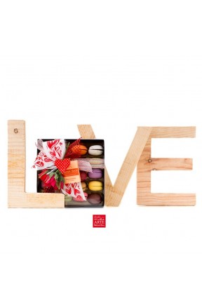 Macaronias Love Edition 20 presentación caja con lazo de corazones